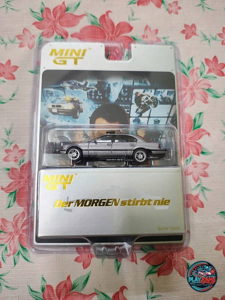 Mini GT 1:64 BMW 750iL – James Bond 007 "Tomorrow Never Dies" (Premium German Edition Blister Pack)