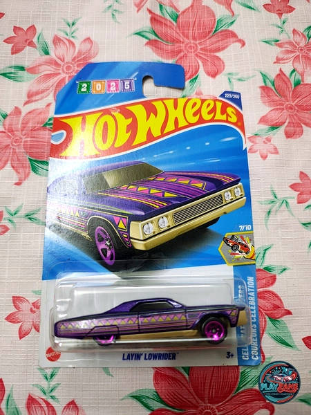 Hot Wheels Layin' Lowrider (HW Slammed 1:64 Scale)
