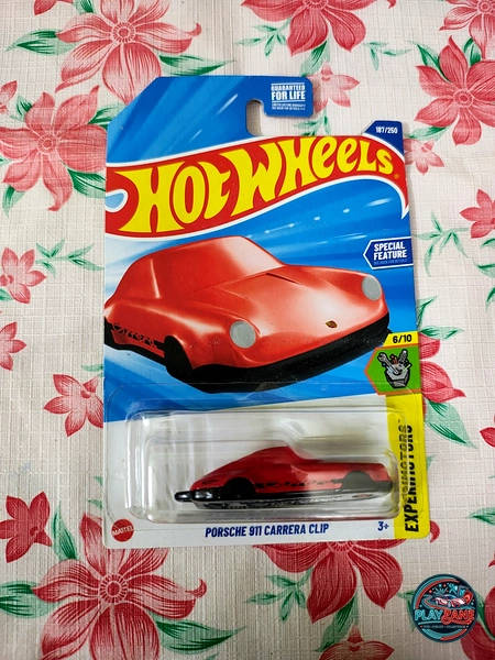 Hot Wheels Experimotors Porsche 911 Carrera Clip Red (1:64 Scale Keychain Die-Cast Car)
