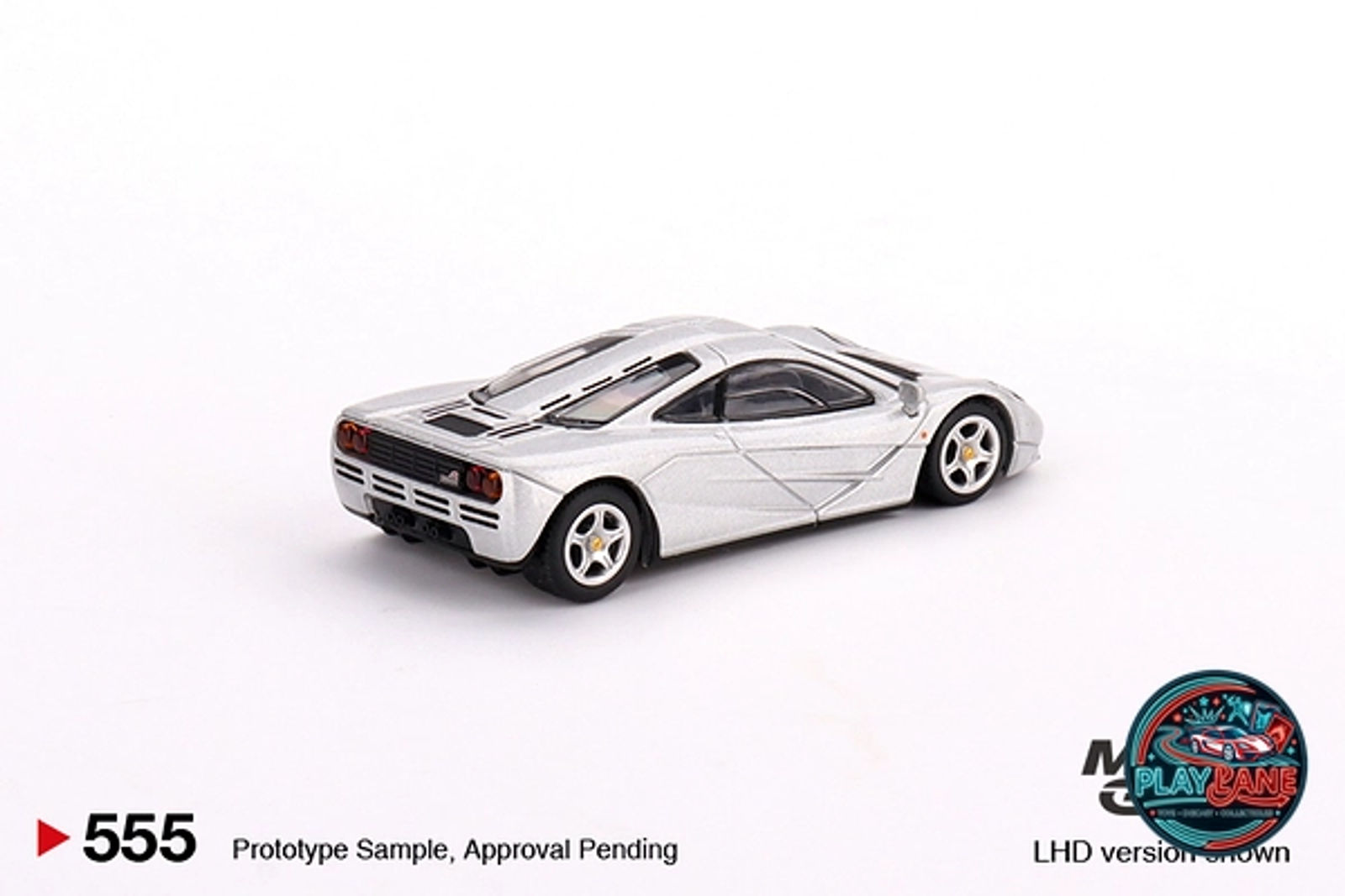 Mini GT 1:64 McLaren F1 Road Car (Magnesium Silver / Die-Cast Model Car) - Main View 4