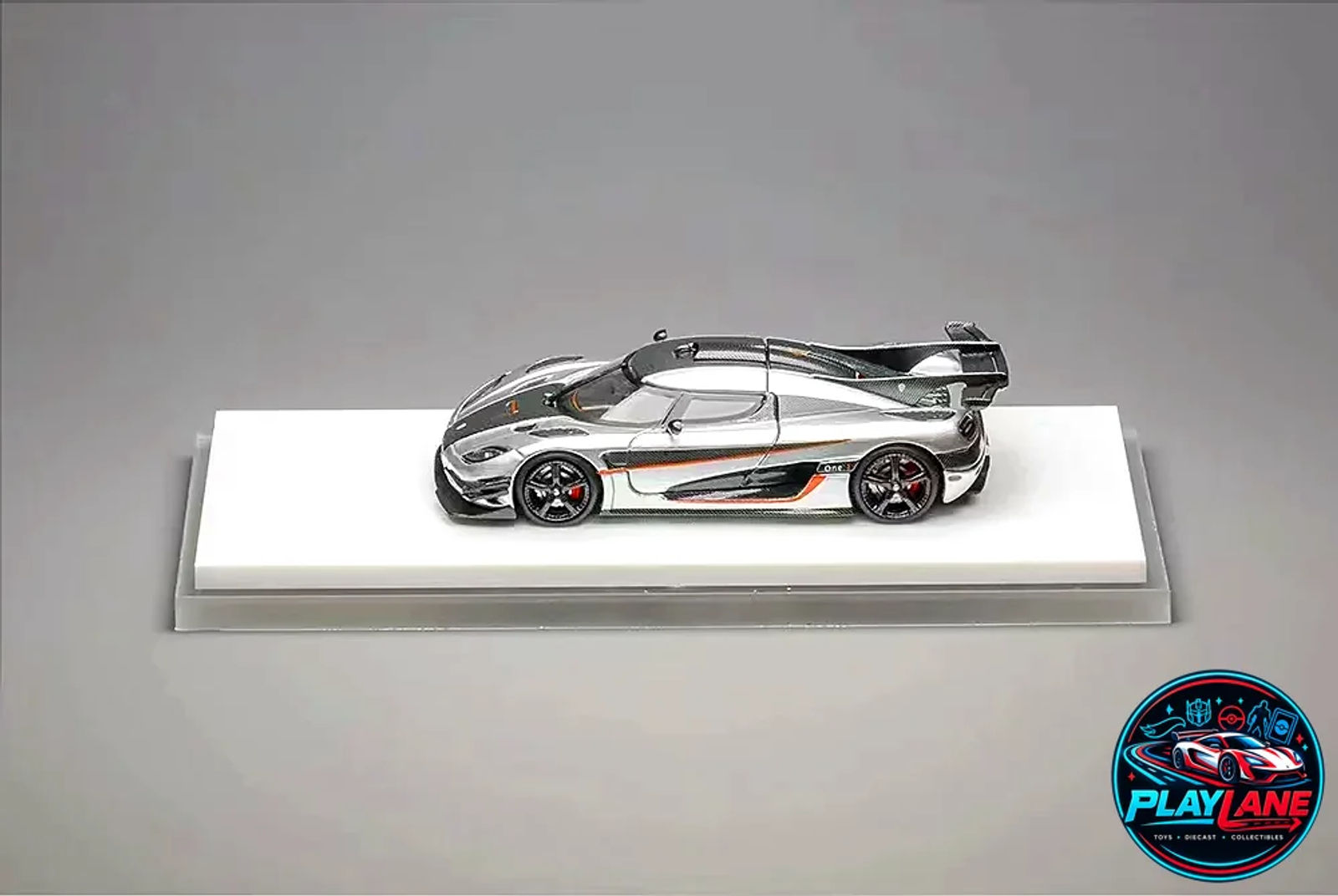 TPC 1:64 Koenigsegg Agera One:1 Silver Metallic Limited Edition Die-Cast Collector Model Car with Acrylic Display Case & Base - Main View 6